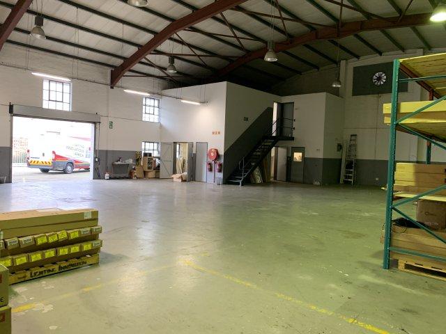 To Let Commercial Property for Rent in Paarden Eiland Western Cape